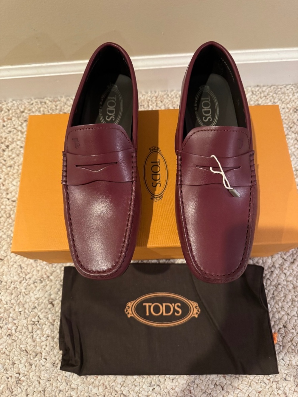 Tod’s Men City Gommino Loafer Size 8.5